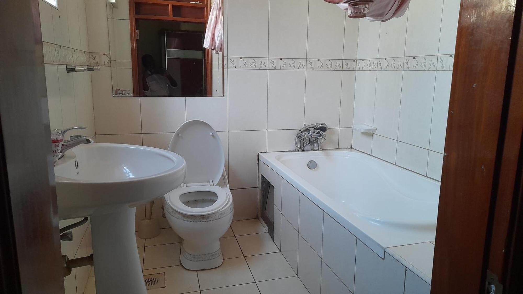 New Jbk Hotel Kampala Esterno foto