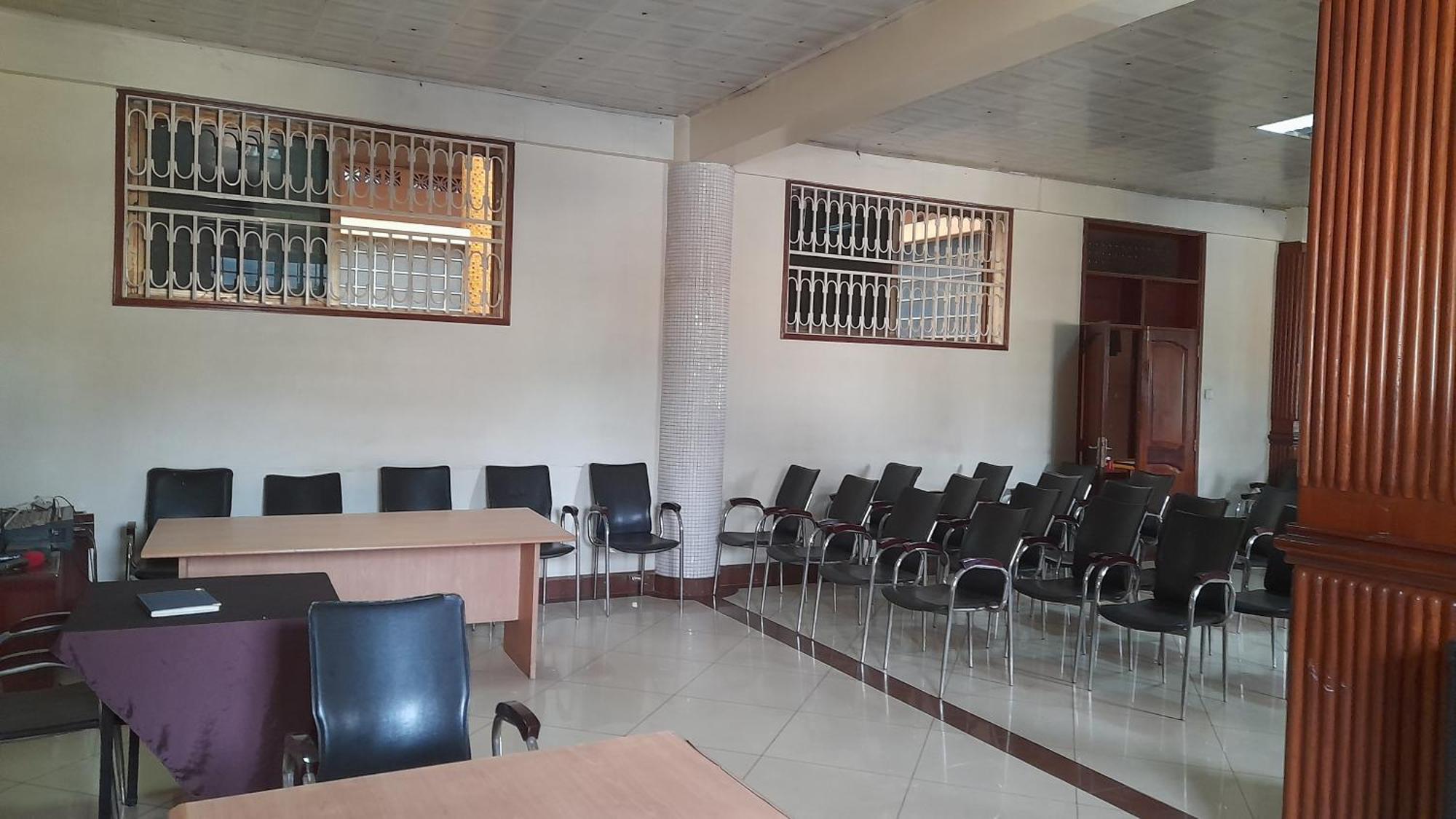 New Jbk Hotel Kampala Esterno foto